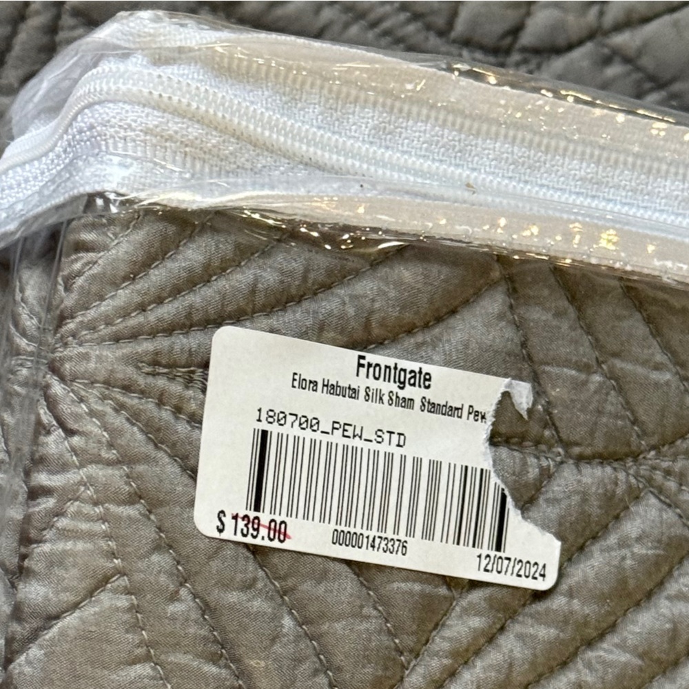 Frontgate Silk Quilt & 2 Standard Shams - NWT - Picture 11 of 16